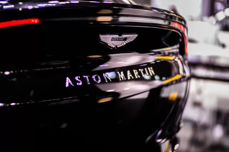 Aston Martin Siap Luncurkan Mobil Hybrid