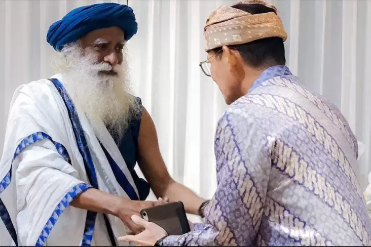 Guru Yoga Terkenal India Sadhguru Nikmati Wisata Spiritual pada Bali, Disambut Hangat Sandiaga Uno