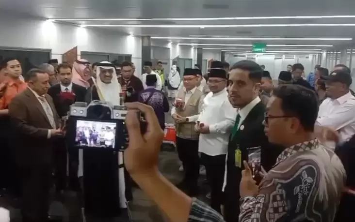 Menag Lepas Keberangkatan Kloter Pertama Jemaah Haji 2024