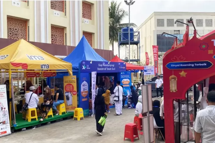 Sebelum ke Tanah Suci, Booth Provider Seluler di Asrama Haji Ramai Dikunjungi Jemaah