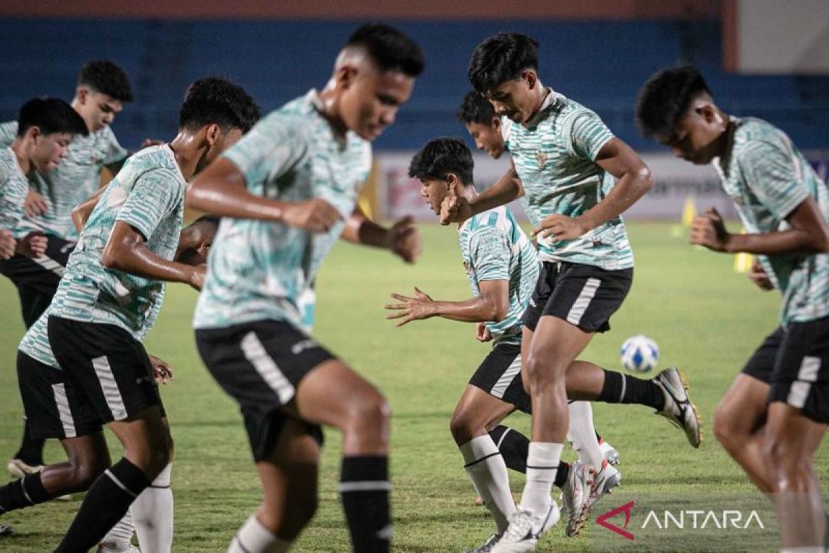 Timnas U-16 maju ke semifinal setelahnya pesta gol 6-1 ketika lawan Laos