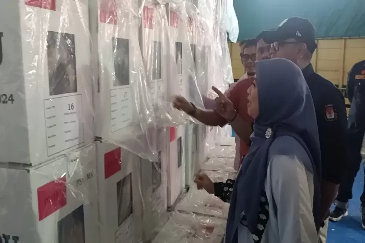 PSU DPD RI dalam pada Sumbar Digelar Besok, KPU: Distribusi Logistik Sudah Terkirim ke TPS